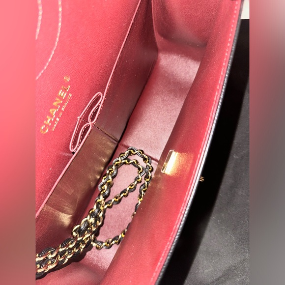 SOLD CHANEL NEW Classic Jumbo double flap - Picture 3 of 9